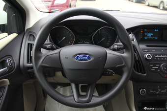 2015款福克斯三厢1.6L自动舒适型