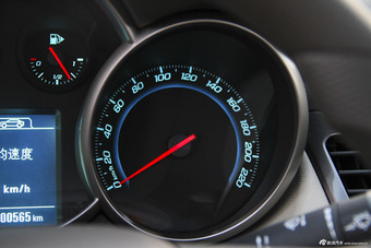 2015款科鲁兹1.5L自动经典SE AT