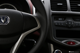 2015款奔奔1.4L手动豪华型国5