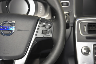 2016款沃尔沃S60L 2.0T自动 T5智驭版