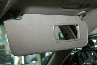 2013款凯美瑞200G 2.0L自动经典豪华版