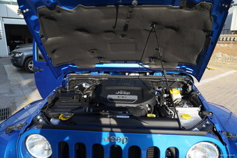 2015款牧马人3.0L四门版Sahara