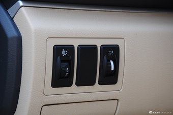 2015款绅宝D20三厢1.3L手动乐活版