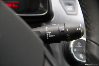 2014款DS 5 1.6T自动雅致版THP160