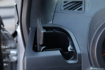 2015款东风风度MX6 2.0L CVT四驱UPR