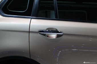 2015上海车展：众泰大迈X5