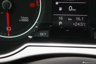 2015款奥迪A4L到店实拍