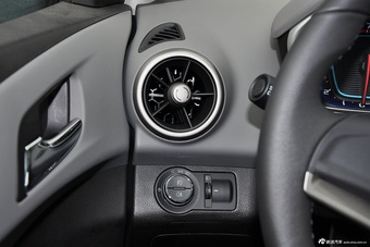 2014款爱唯欧三厢1.6L自动风尚型