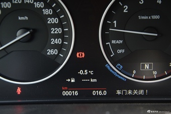 2016款宝马3系GT 328i 2.0T自动设计套装型