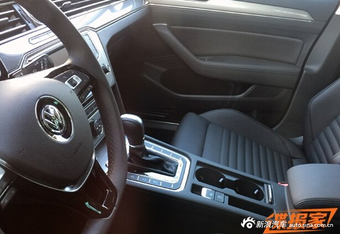 新Passat Alltrack国内谍照