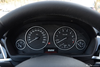 2016款宝马3系 1.6T自动316Li时尚型