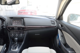 2017款阿特兹2.0L自动蓝天豪华版