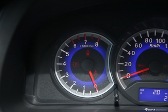 2013款北斗星X5 1.4L手动VVT巡航型