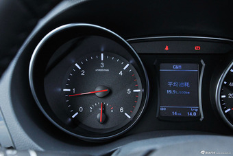 2014款风骏6 2.0T四驱领航型4D20B