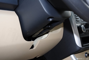 2015款绅宝D20三厢1.5L手动乐天版