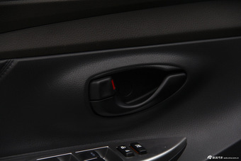 2014款YARiS L 致炫1.5L自动炫动版