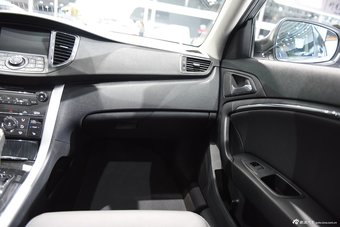 2015上海车展：奔腾B90