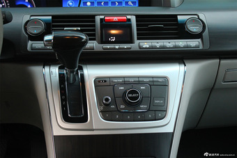 2012款东风本田艾力绅2.4 VTi-S尊贵版