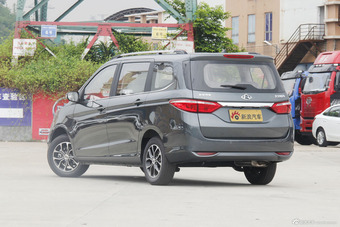 2016款长安欧尚1.5L手动豪华型