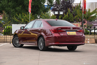 2015款皇冠2.0T自动尊享版