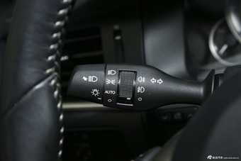 2015款雷克萨斯ES 2.0L自动200精英版