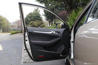 2016款吉利远景1.5L自动幸福版