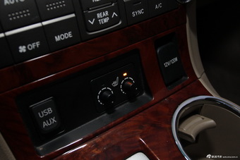 2013款汉兰达2.7L自动两驱紫金版