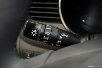 2013款起亚K5混动版