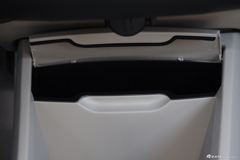 2015款启辰D50 1.6L自动豪华版