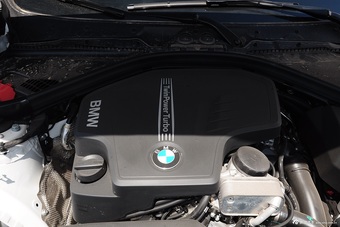 2015款宝马3系328LI豪华设计套装