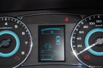 2015款吉利远景1.3T手动尊贵型