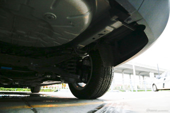 2015款福克斯三厢1.0T自动超能风尚型