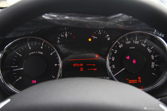 2015款东风标致3008 2.0L自动潮流版