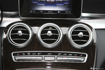 2015款奔驰C级C200L 2.0T自动运动版