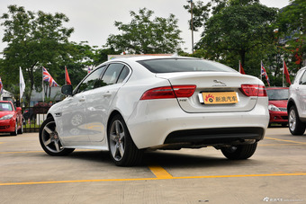 2015款捷豹XE R-SPORT 2.0T自动i4 Ti (200PS)
