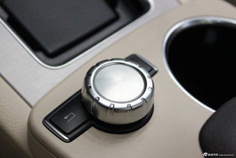 2013款奔驰GLK300 4MATIC 动感型（天窗版）到店实拍