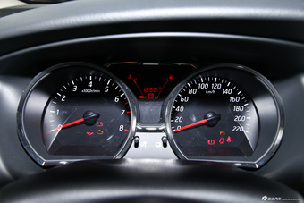 2013款骊威劲锐1.6XL 手动舒适版