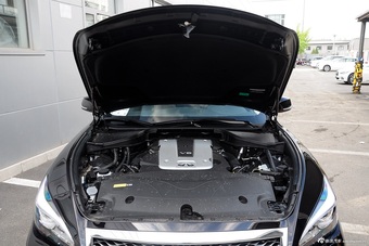 2015款英菲尼迪Q70L 2.5L奢华版