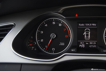 2016款奥迪A4L 3.0T自动45TFSI quattro个性运动版