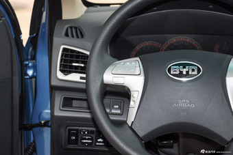 2015款比亚迪全新F3节能版1.5L手动尊贵型