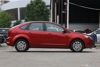 2013款福克斯两厢经典1.8L手动时尚型