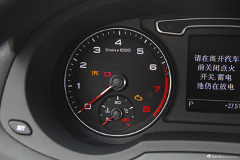 2015款奥迪Q3 2.0T自动35TFSI quattro 3百万纪念版进享型