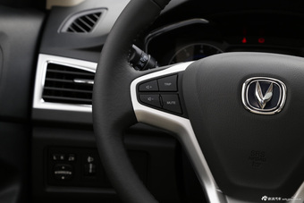 2015款悦翔V7 1.6L自动乐趣型