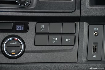 2016款凯路威2.0T自动四驱舒适版9座