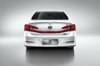 2014款比亚迪秦官方图