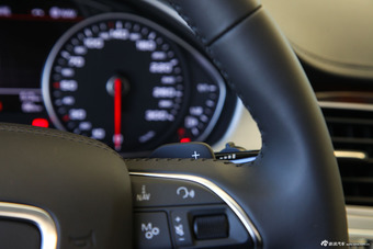 2014款奥迪A8L 3.0T自动45TFSI quattro专享型