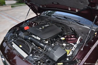 2016款捷豹XFL 2.0T自动240PS奢华版