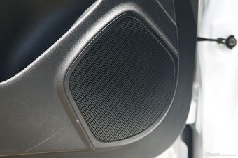 2014款奔腾B70 1.8T自动运动尊贵型