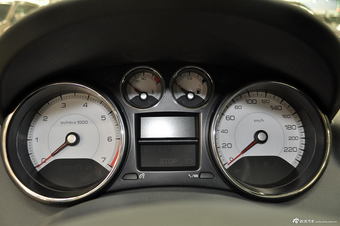 2013款东风标致408 2.0L手动舒适版