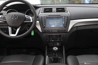 2015款绅宝X65 2.0T手动精英型